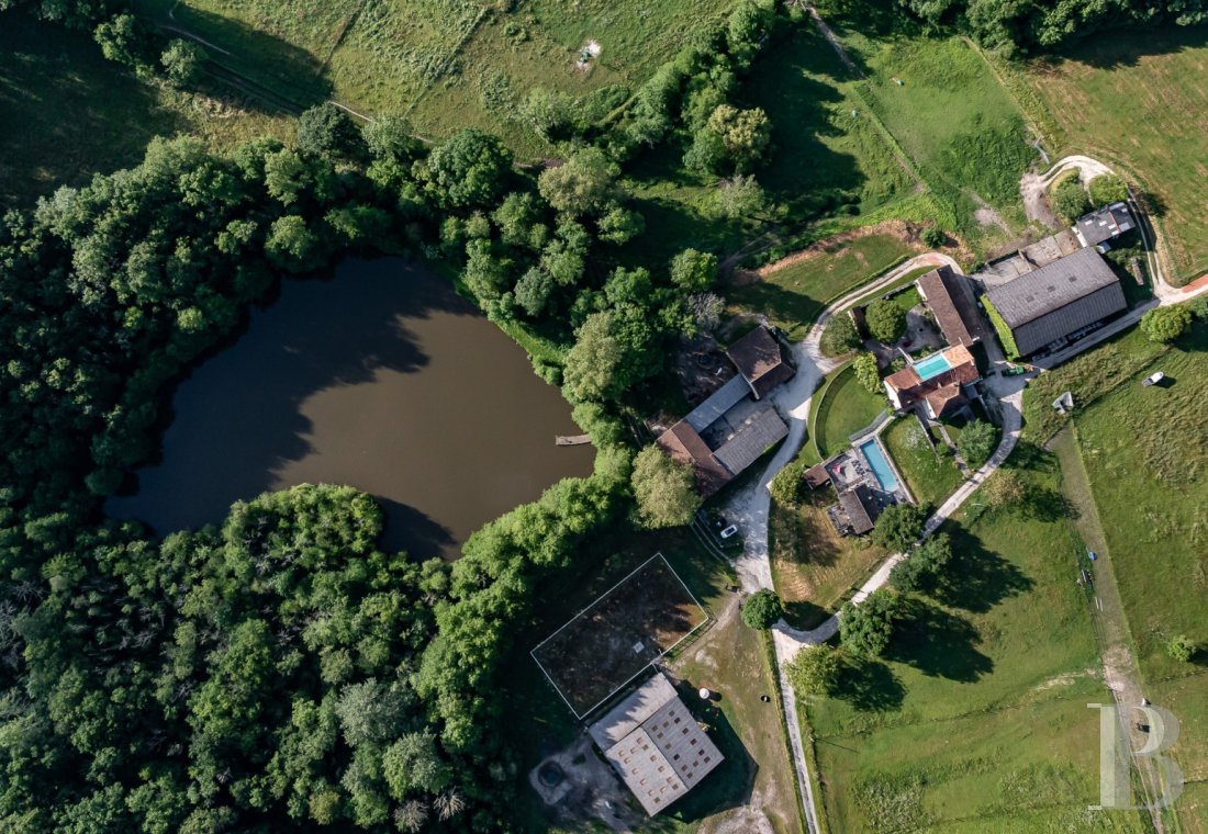 An estate dedicated to breeding Arabian thoroughbred horses near to Brantôme in the Dordogne - photo  n°4